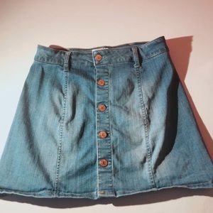 Denim Button Up Skirt 💫